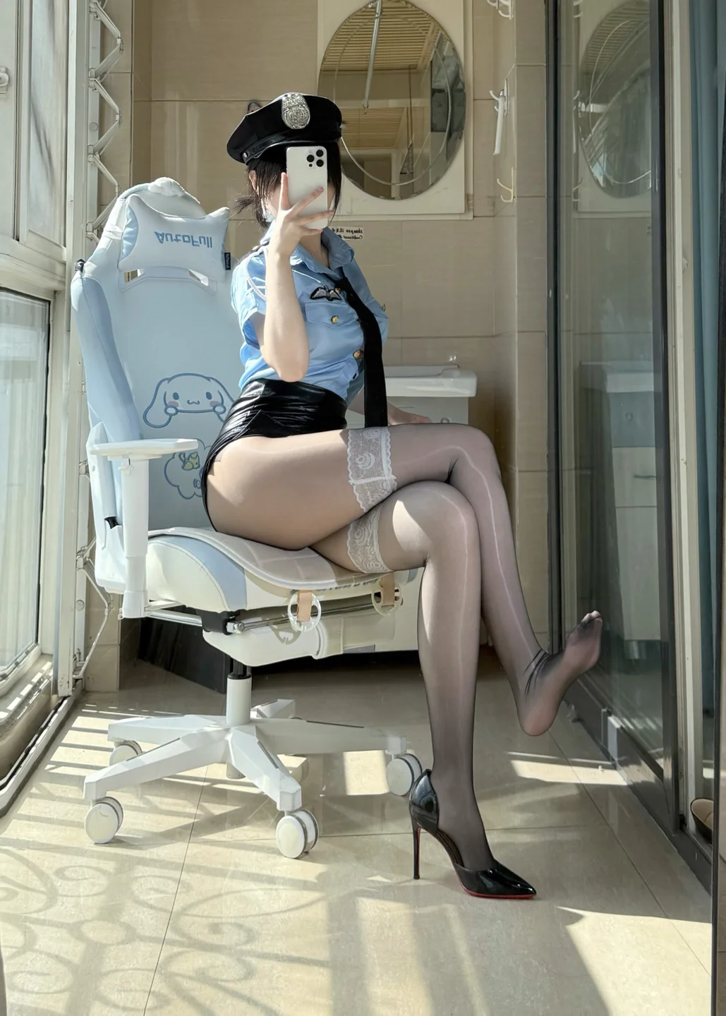 不可爱羚 - 高价定制 女警制服 [48P,8V-1.04GB] tg@simisebaisi 【丝足阁】011.webp